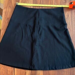 Classic Black A-Line Women's Skirt wool Elie Tahari vintage (well made) size 12